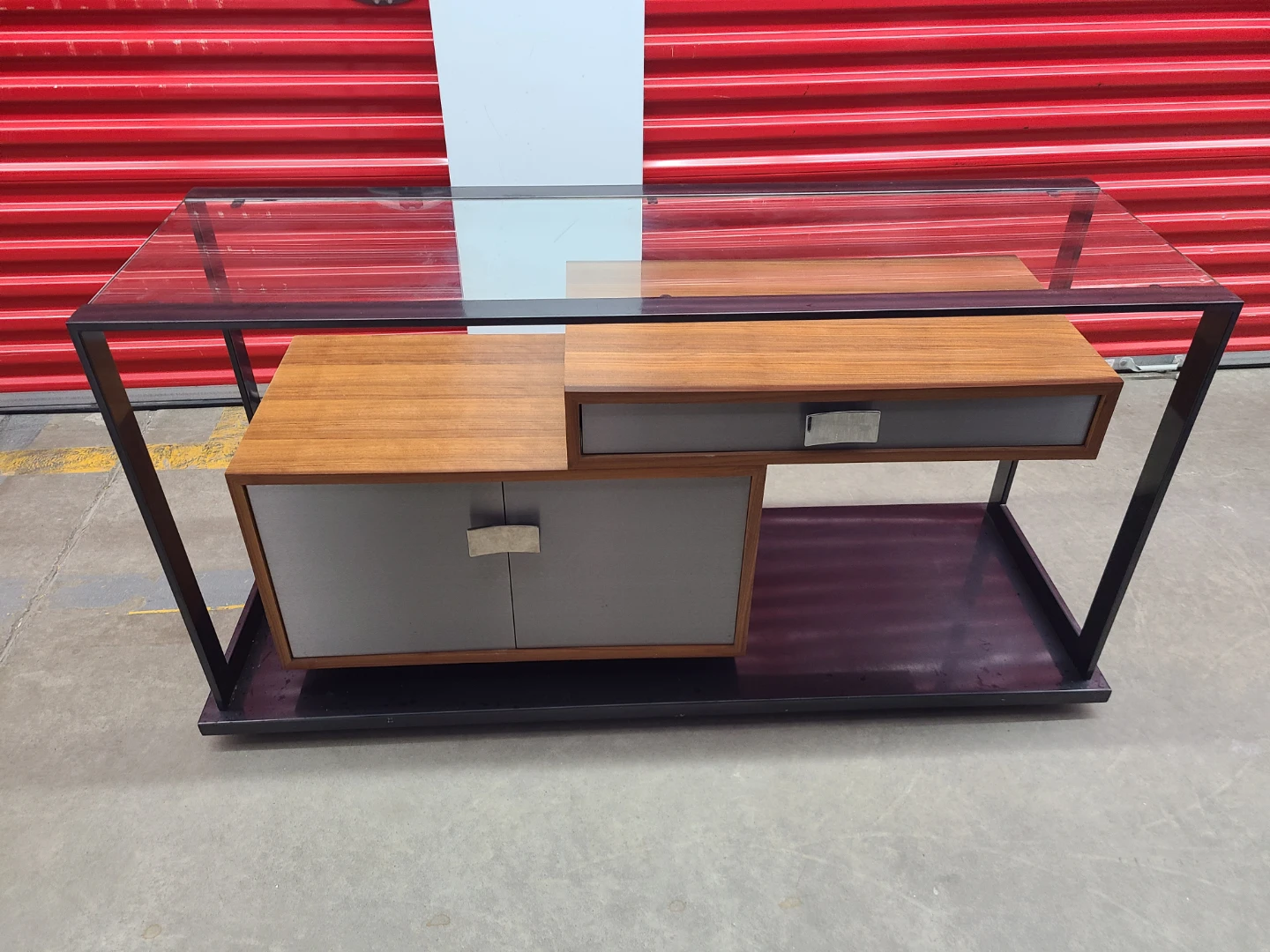 🇨🇦  Glass Top Console Table