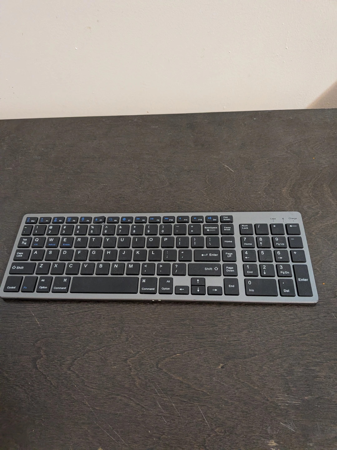 Wireless Keyboard Model: K70