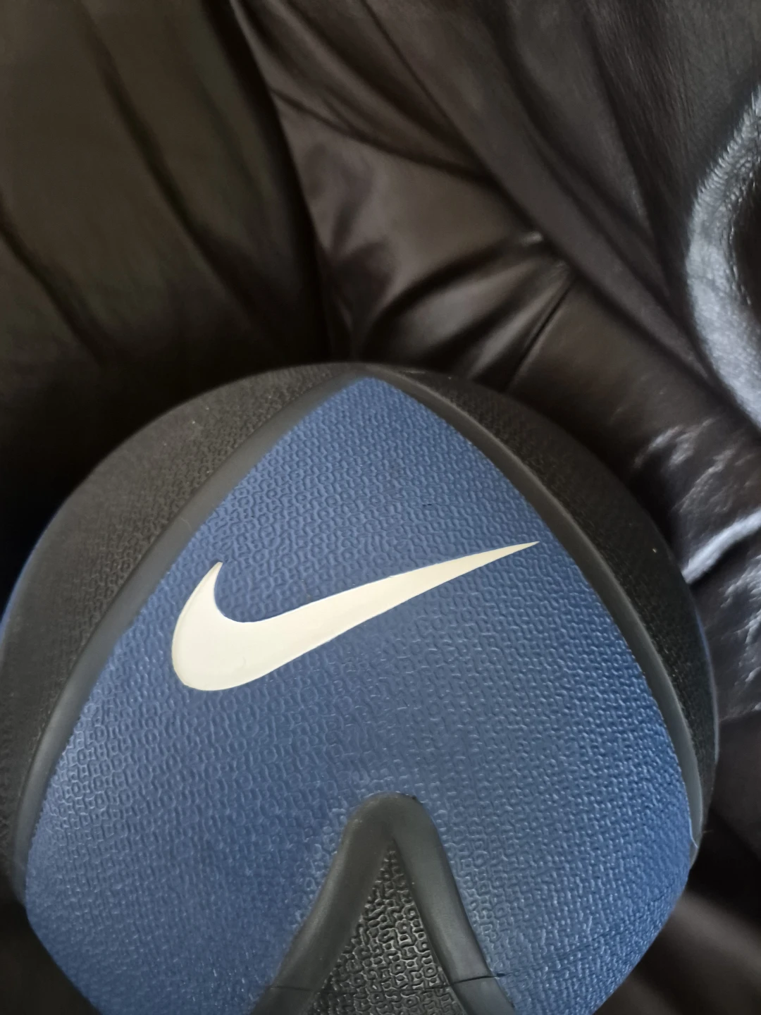 Nike 10lb Medicine Ball - photo 2