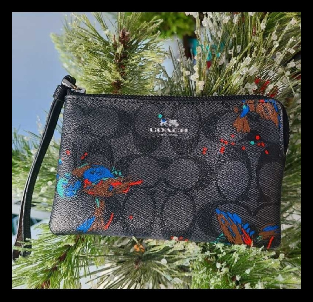 *NEW* COACH Wristlet/Wallet - photo 2