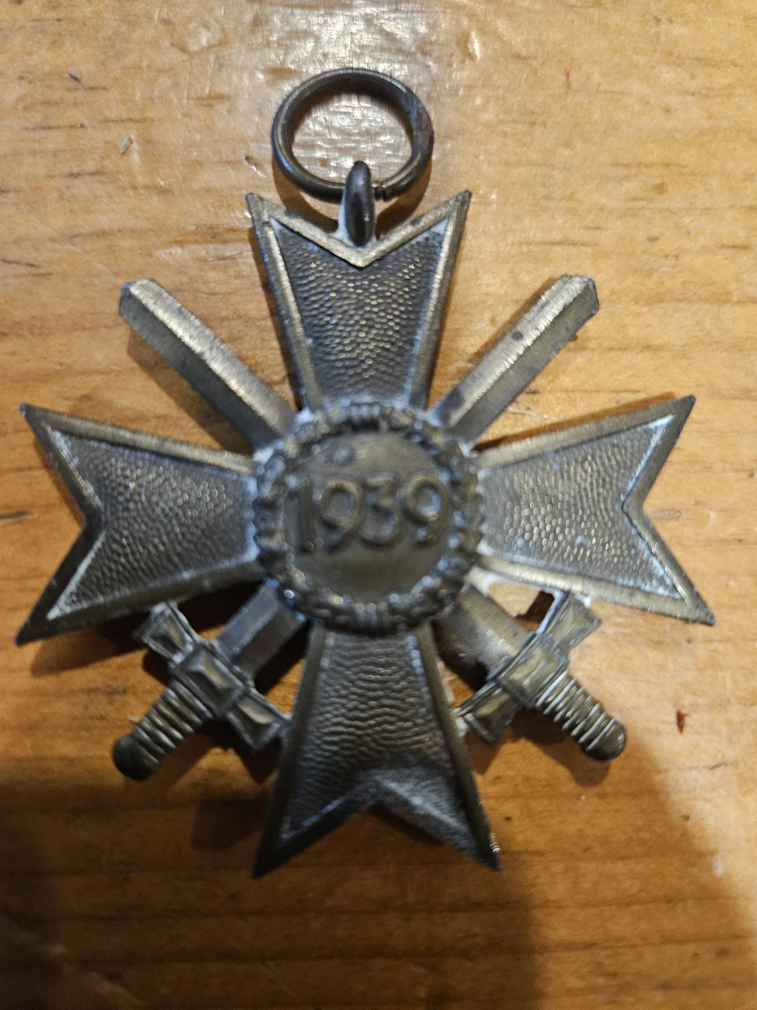 1939 German Iron Cross with Swords Medal - photo 2