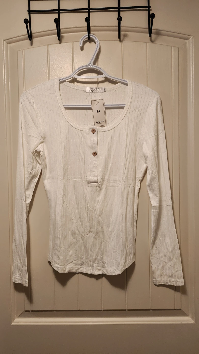 DAZEVT White Ribbed Long Sleeve Button-Up Top