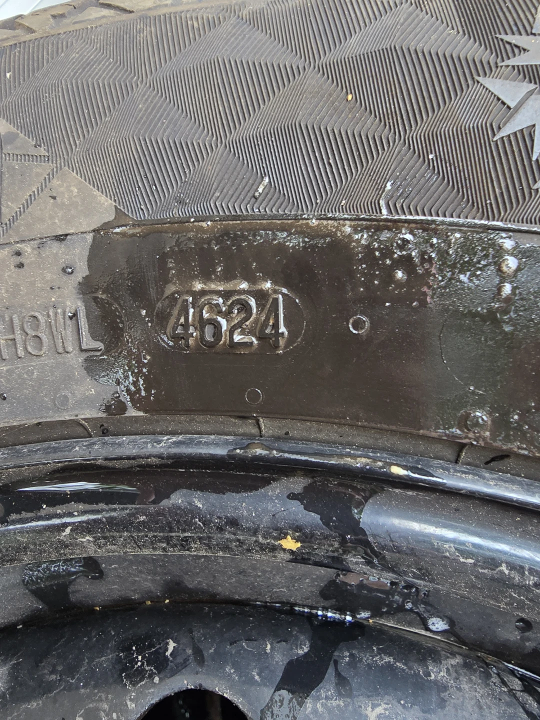 Set of 4 winter tires with steel rims