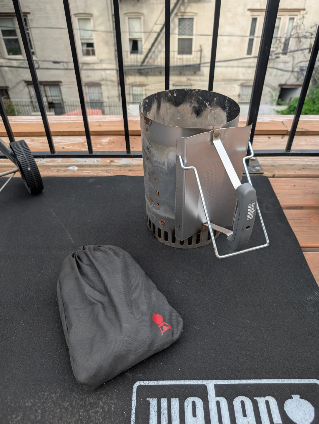 22” Original Kettle® Premium Charcoal Grill - photo 4