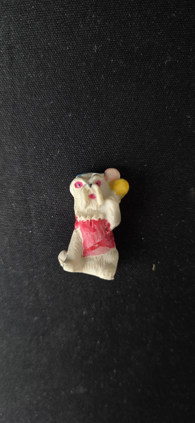 Small Dog Figurine with Balloons - photo 2