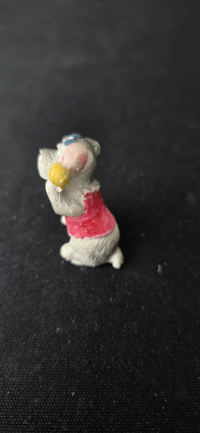 Small Dog Figurine with Balloons - photo 4