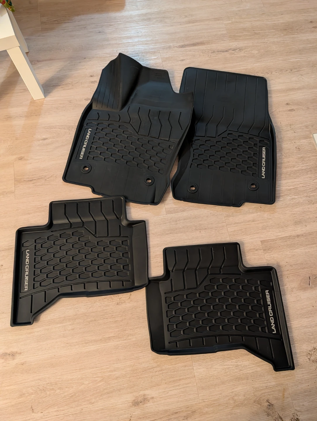 Toyota Land Cruiser All-Weather Floor Mats Set - photo 4