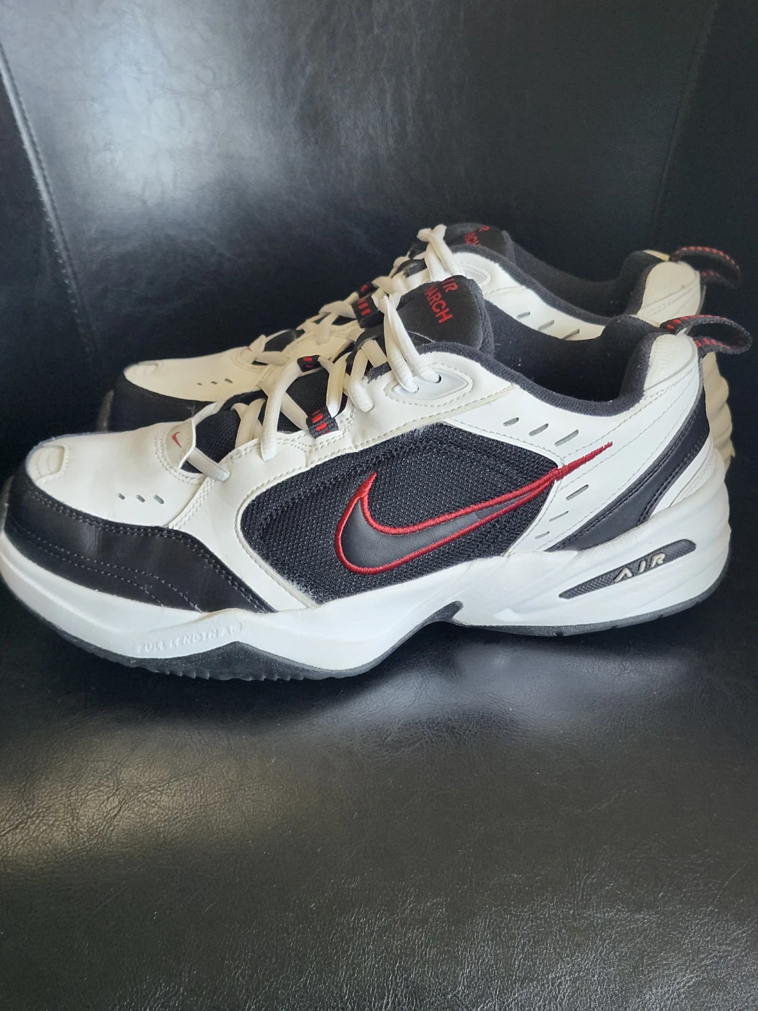 Nike Air Monarch IV Men's 9.5 Shoes - photo 3