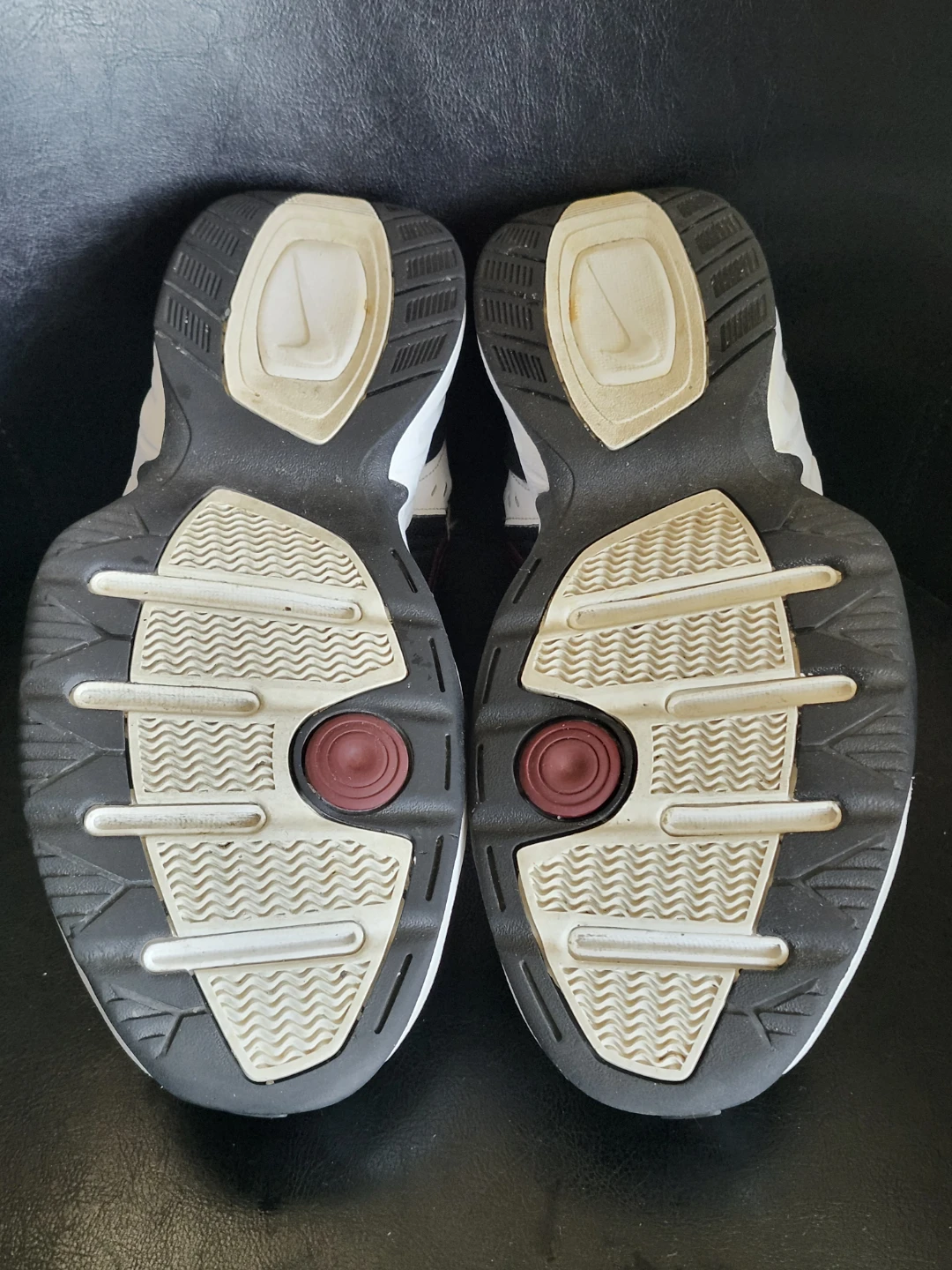 Nike Air Monarch IV Men's 9.5 Shoes - photo 5