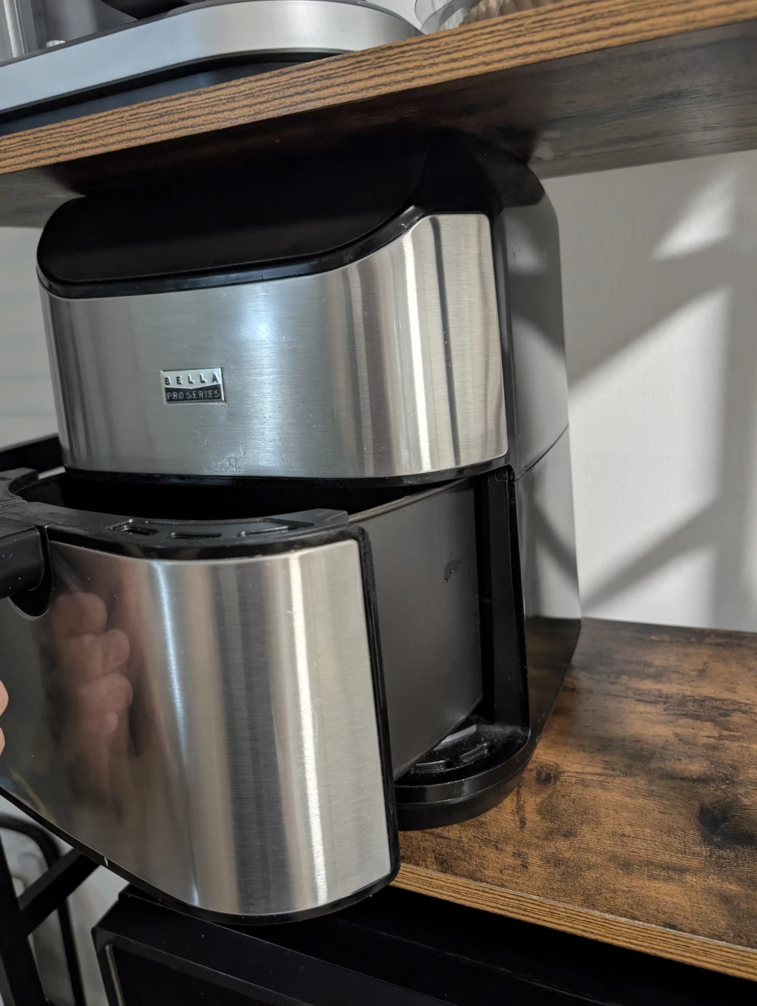 Used Bella Pro Series Touchscreen Air Fryer - 5.7L/6.1Q - photo 3