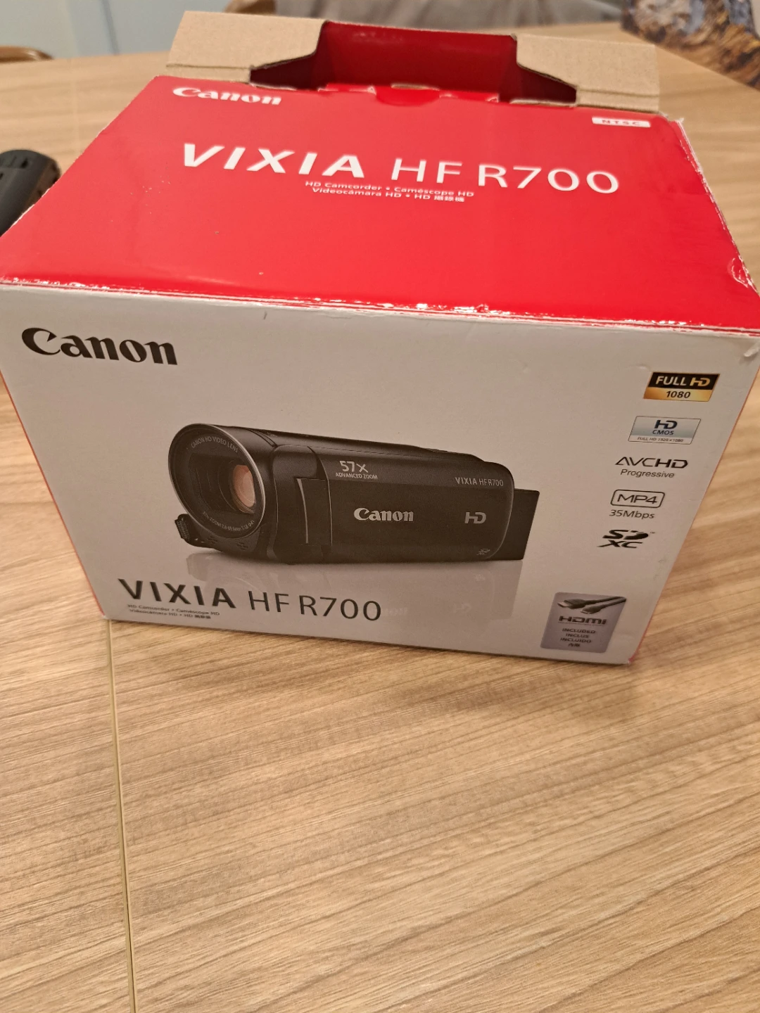 Canon VIXIA HF R700 HD Camcorder