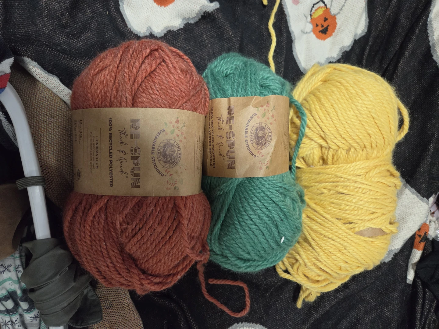 Lion Brand, Re-Spun Yarn (Various Colours) - photo 3