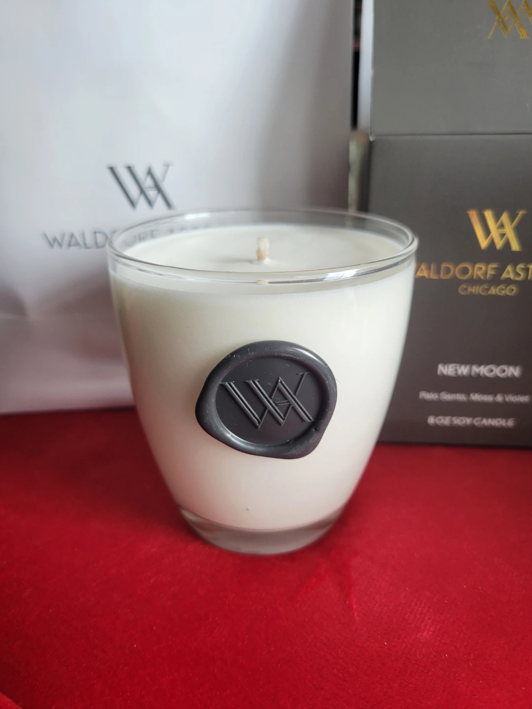 Waldorf Astoria Chicago New Moon 8 oz Soy Candle - photo 2