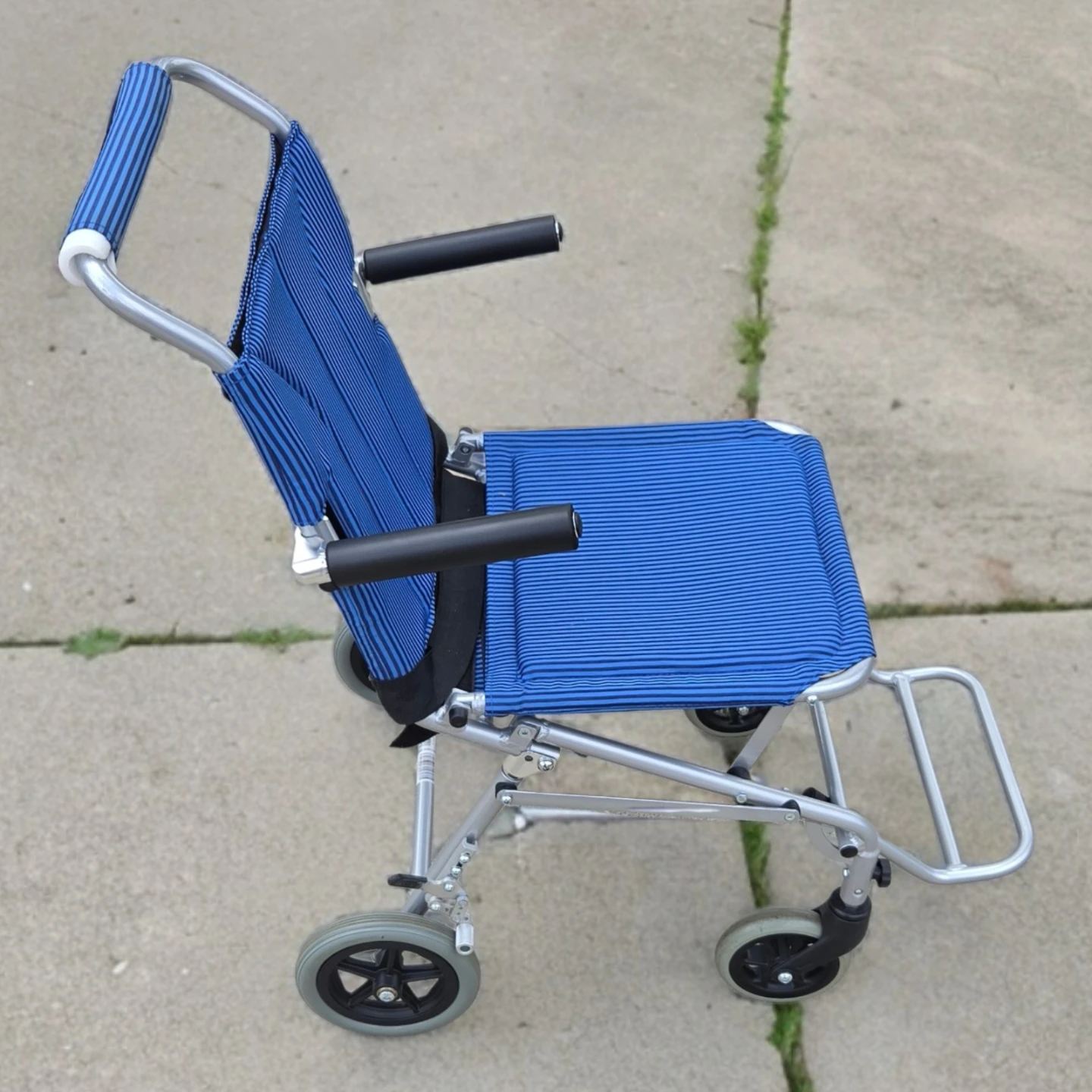 Drive Medical Lightweight Transport Wheelchair - photo 5