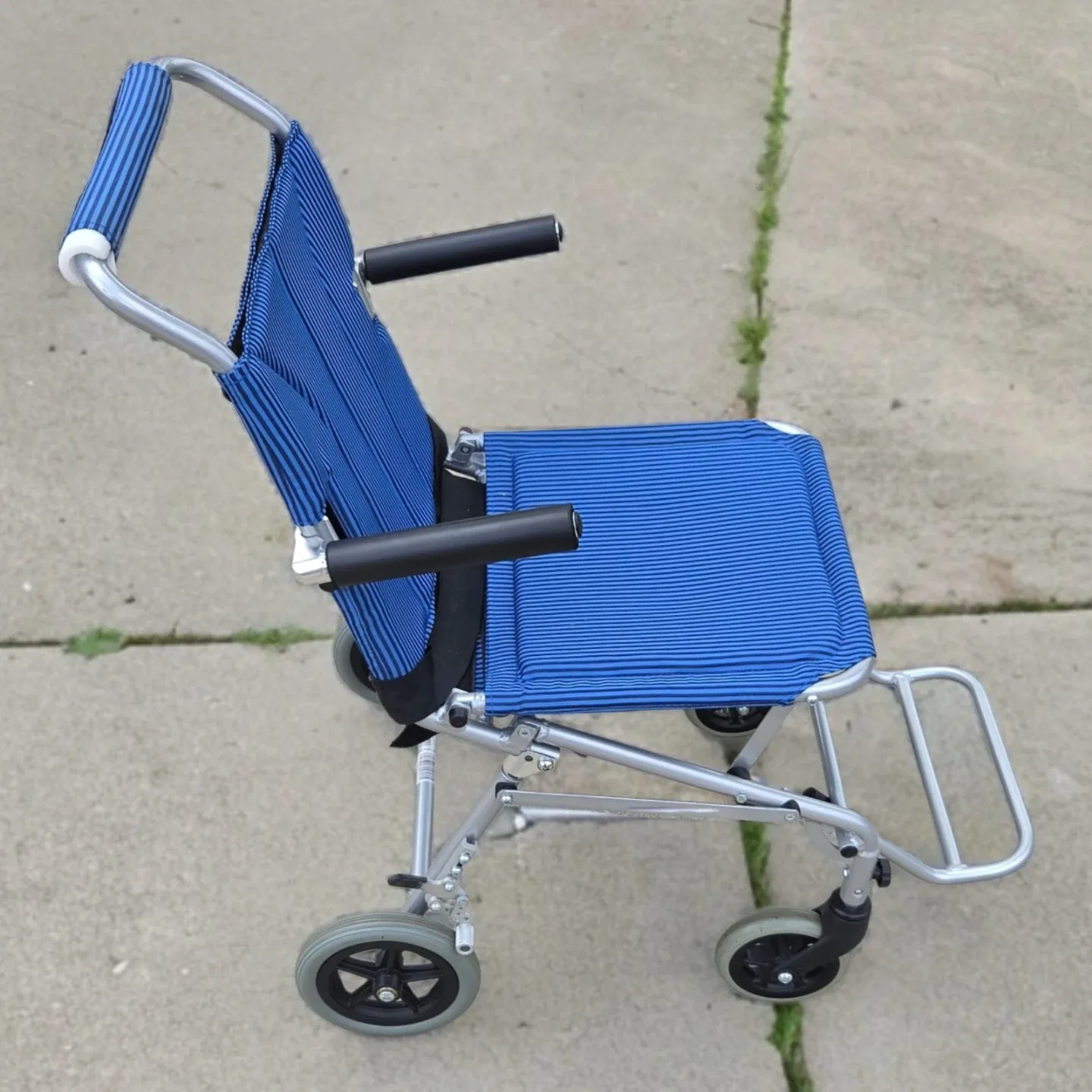 Drive Medical Lightweight Transport Wheelchair - photo 5