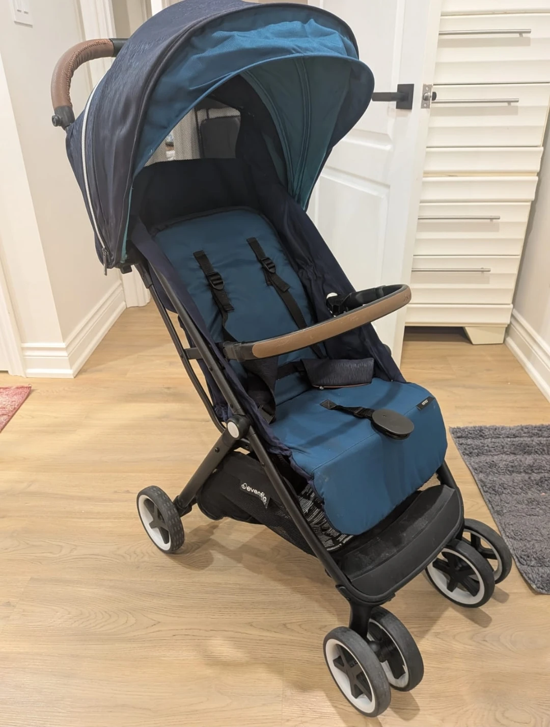 Evenflo Gold Otto Self-Folding Travel Stroller
