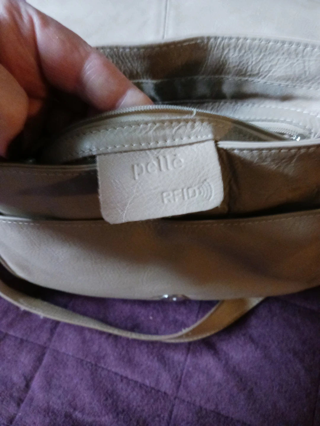 Pelle RFID Leather Shoulder Bag