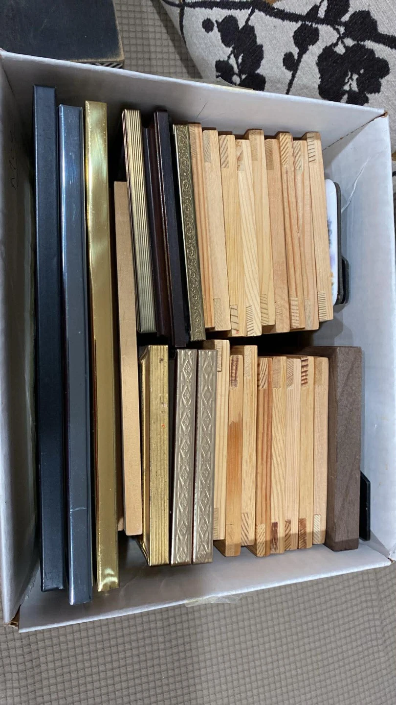 FREE Box of Picture Frames - photo 2