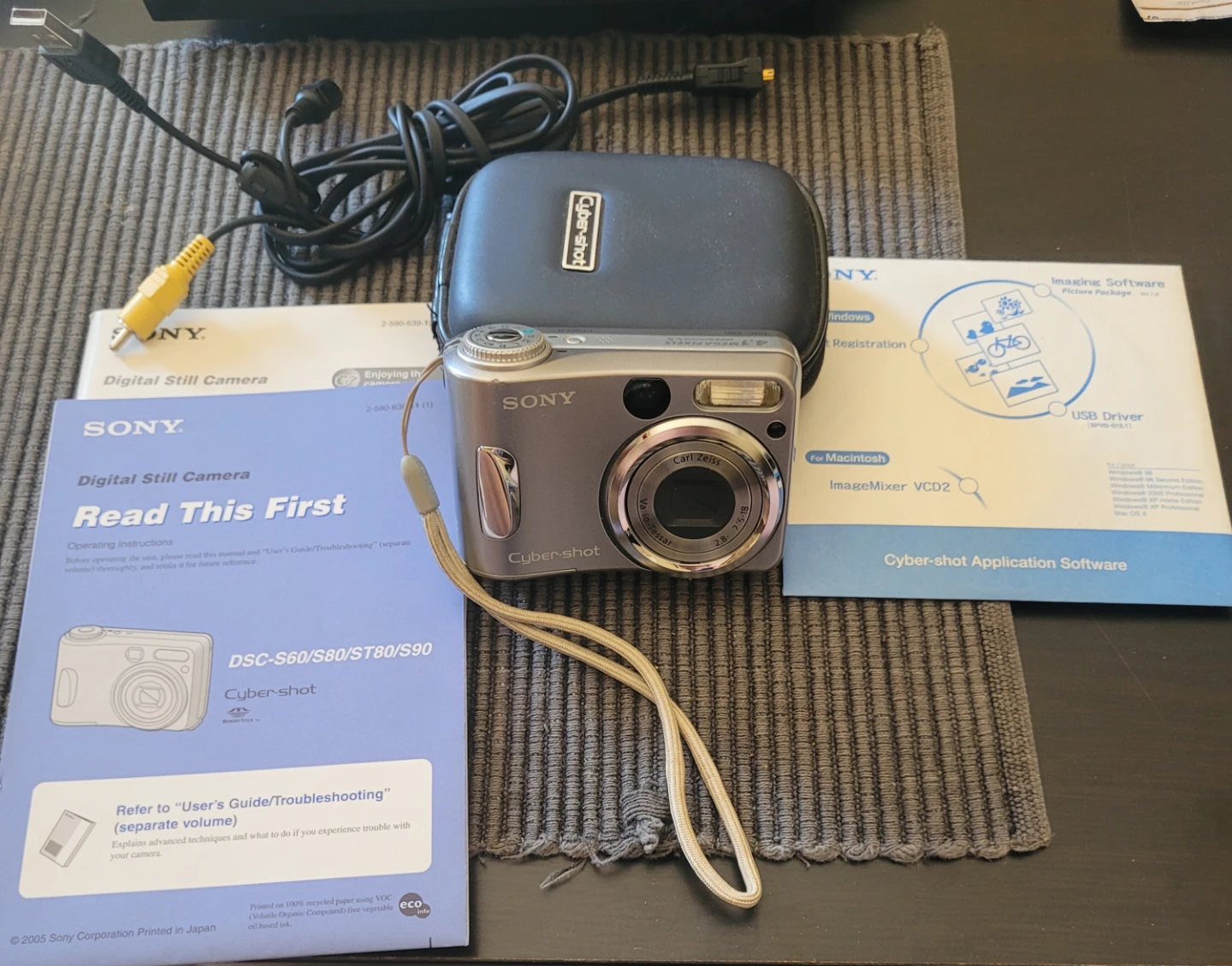 Sony Cyber-shot DSC-S60 Digital Camera