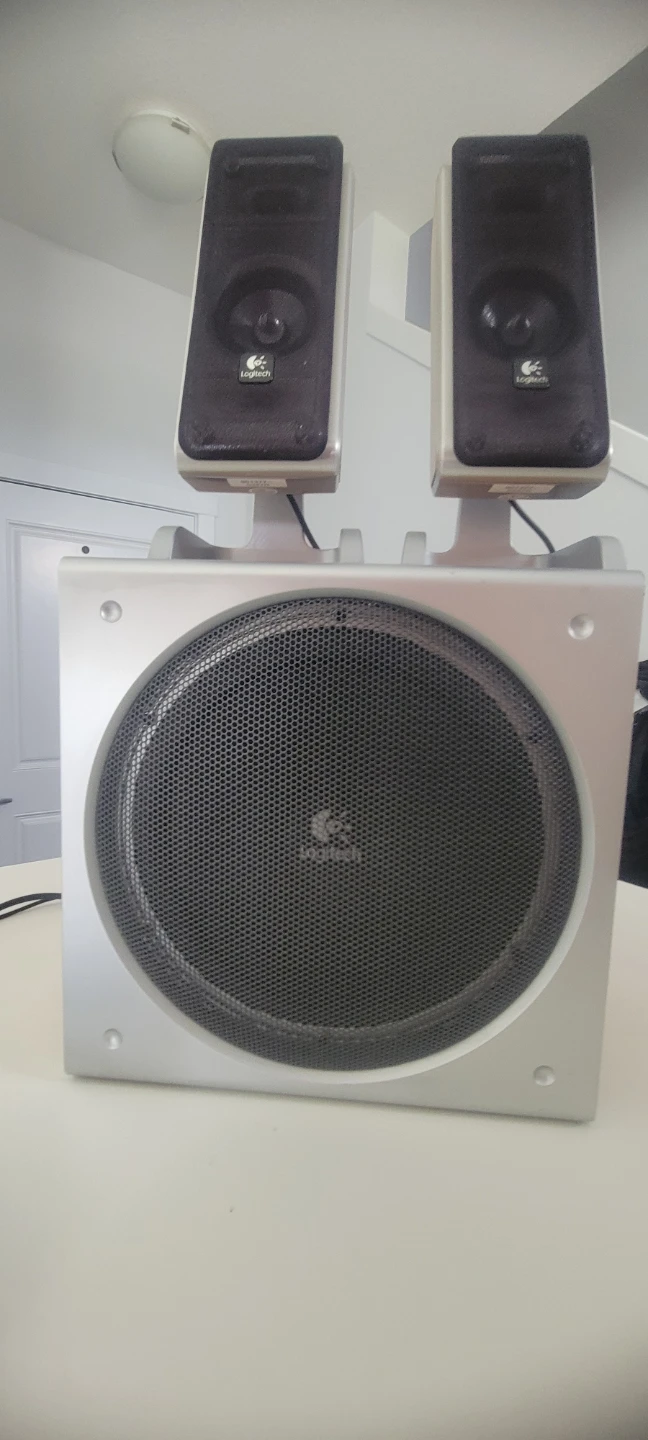 Logitech Z3 Speaker System with Subwoofer