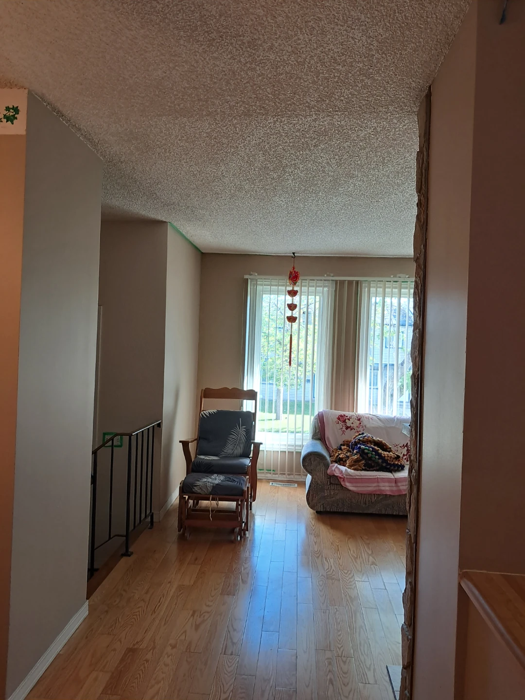 Main floor for rent - photo 2