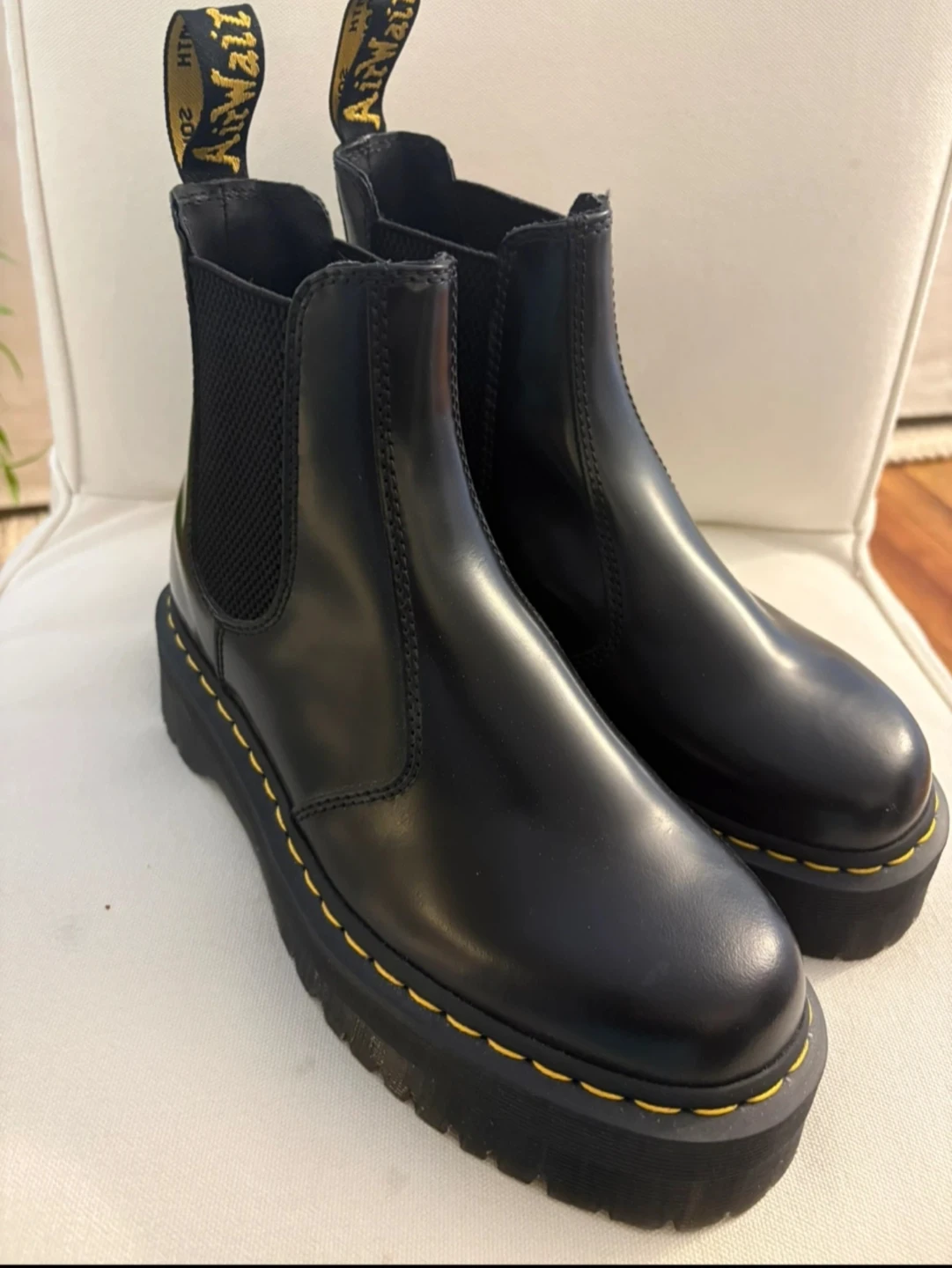 Dr. Martens 2976 Quad Platform Chelsea Boots Black