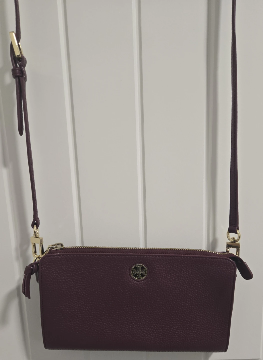 Tory Burch pebbled leather crossbody wallet burgundy - photo 3