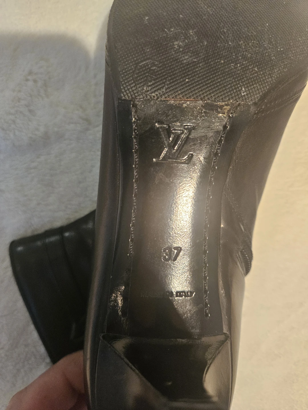 Louis Vuitton Black Leather Ankle Boots Size 37 - photo 3