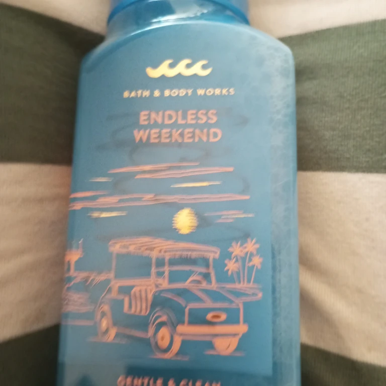 Bath & Body Works Endless Weekend Foaming Hand Soap - photo 3