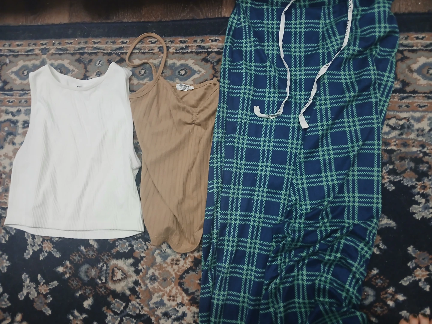 Women's Clothing Bundle - photo 4