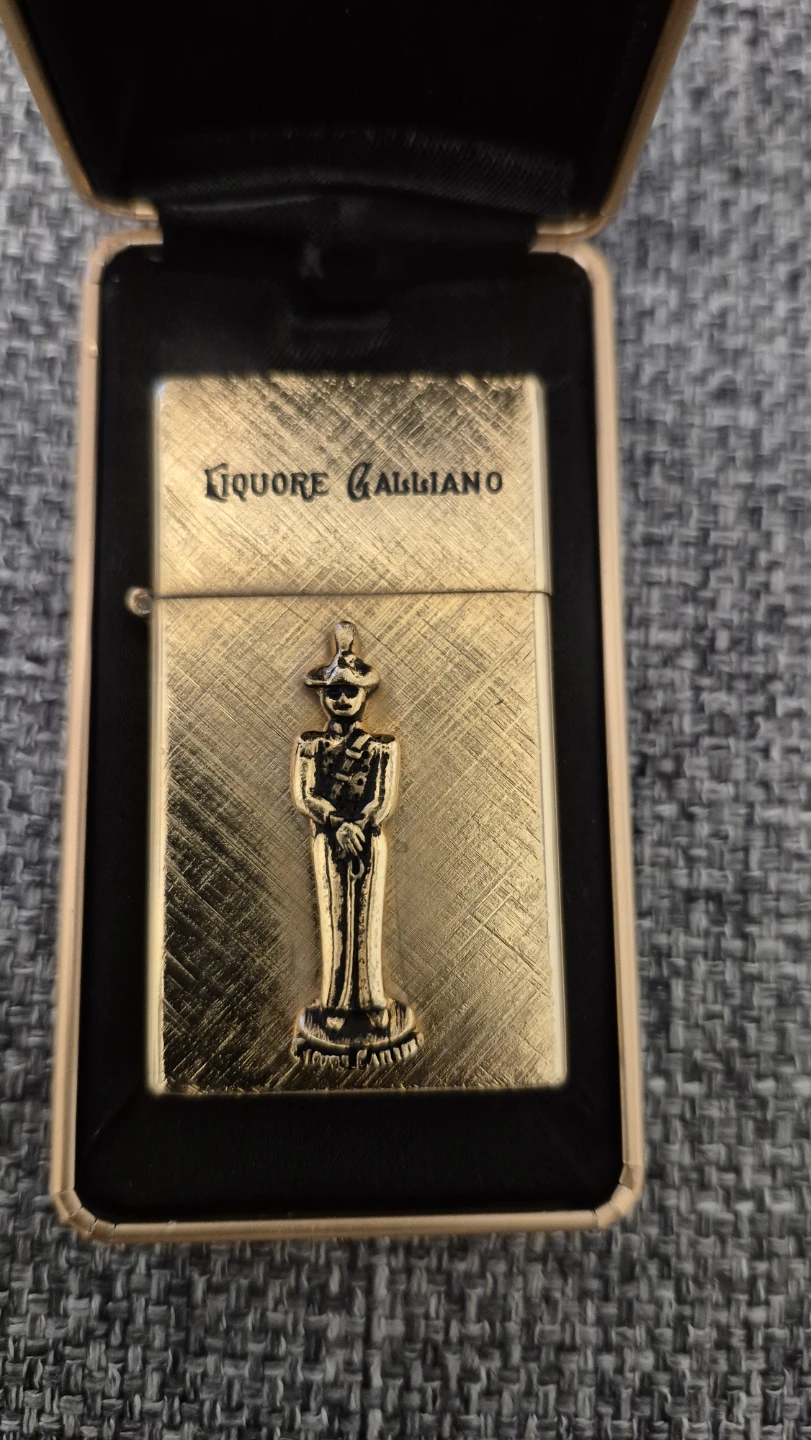 Liquore Galliano 14 KT Gold Plated Windproof Lighter