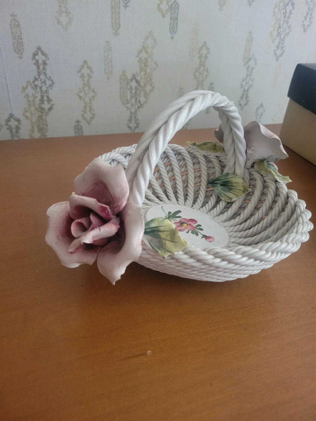 Vintage Ceramic Basket with Roses - photo 3