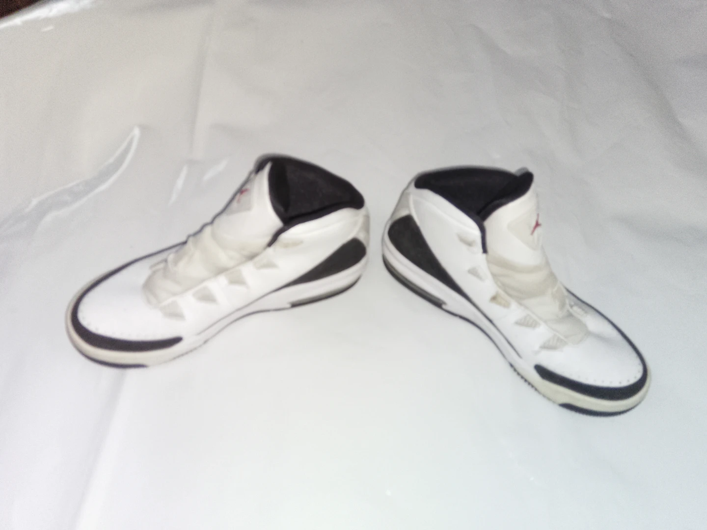 Air Jordan Sneakers size 6y - photo 2