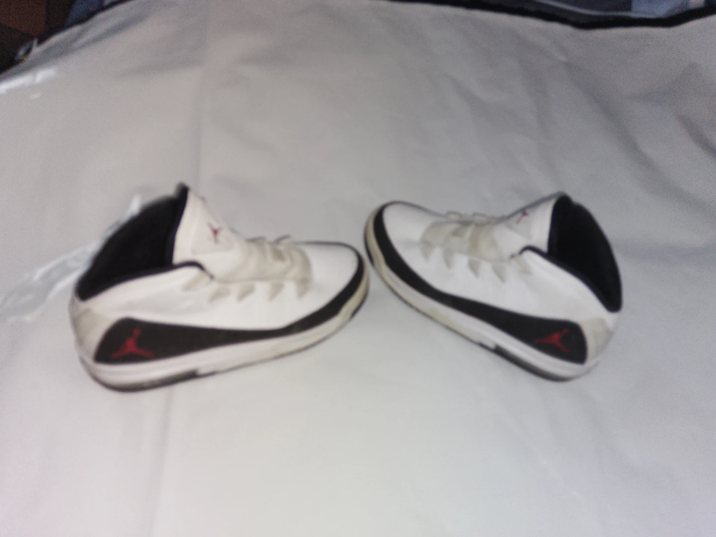 Air Jordan Sneakers size 6y - photo 3