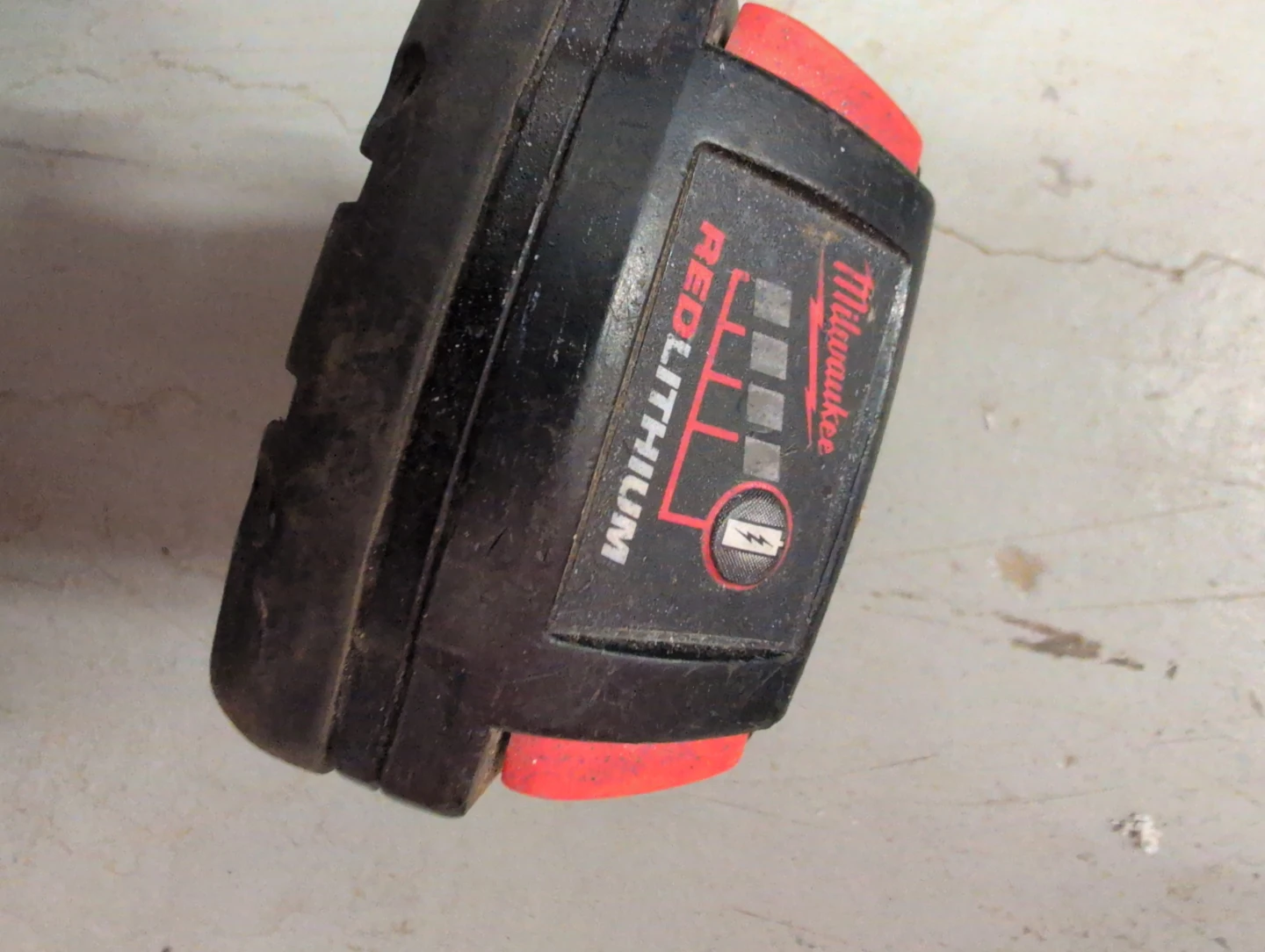 Milwaukee REDLITHIUM M18 4.0 Ah Battery Pack - photo 2