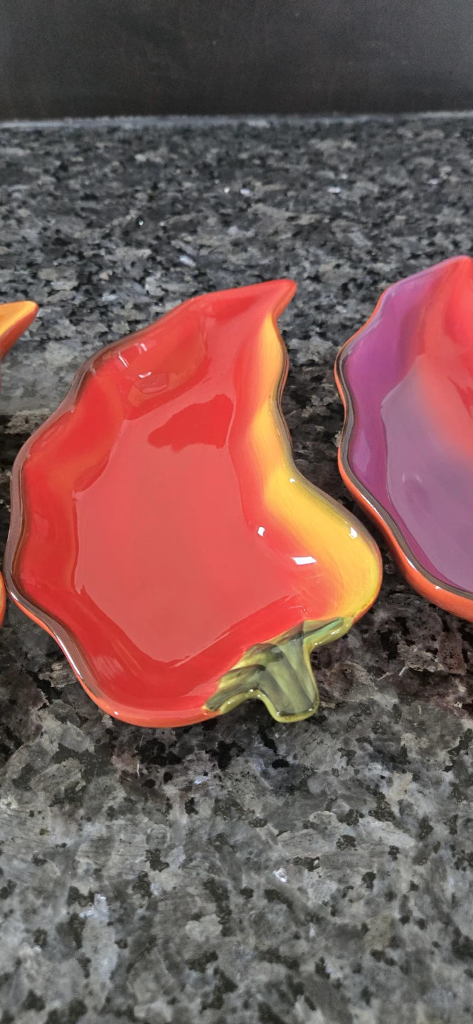 Hand-Painted Chili Pepper Serving Dish - photo 4