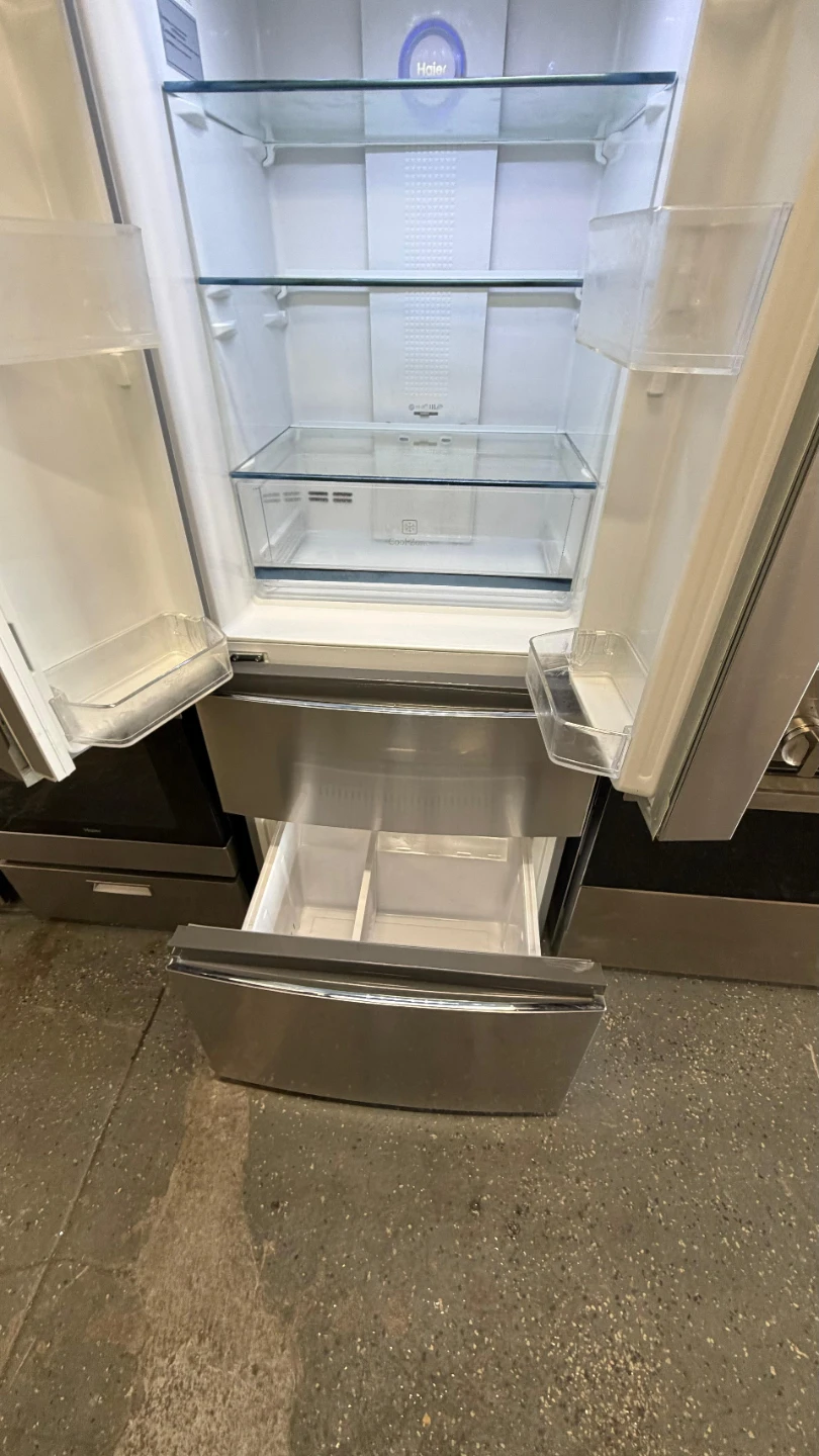 Haier 28in Stainless steel 4 door refrigerator - photo 3