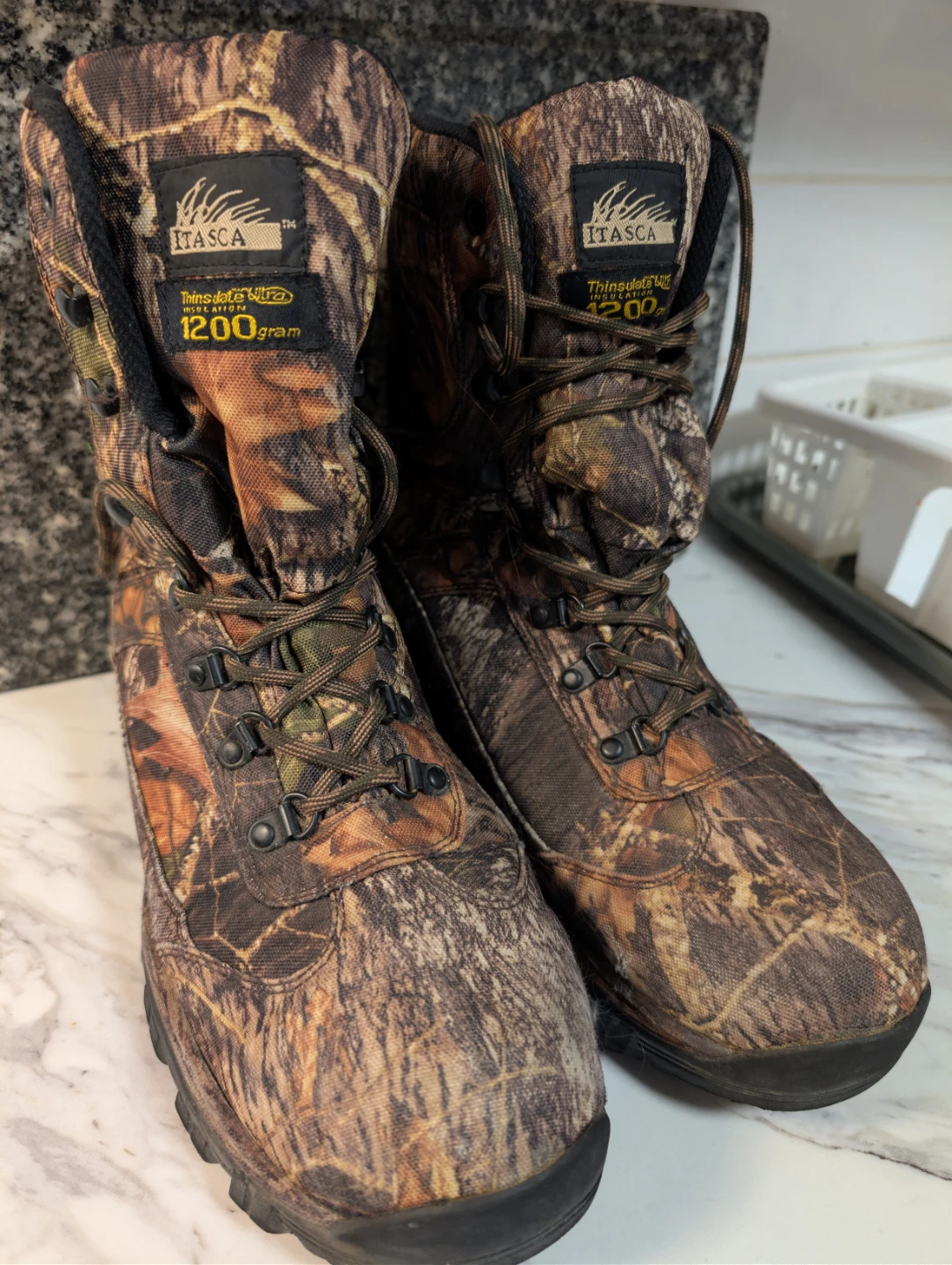 Men's insulated camo boots size 10