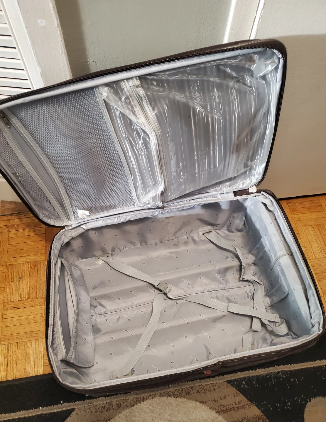 Delsey Travel Luggage - photo 3
