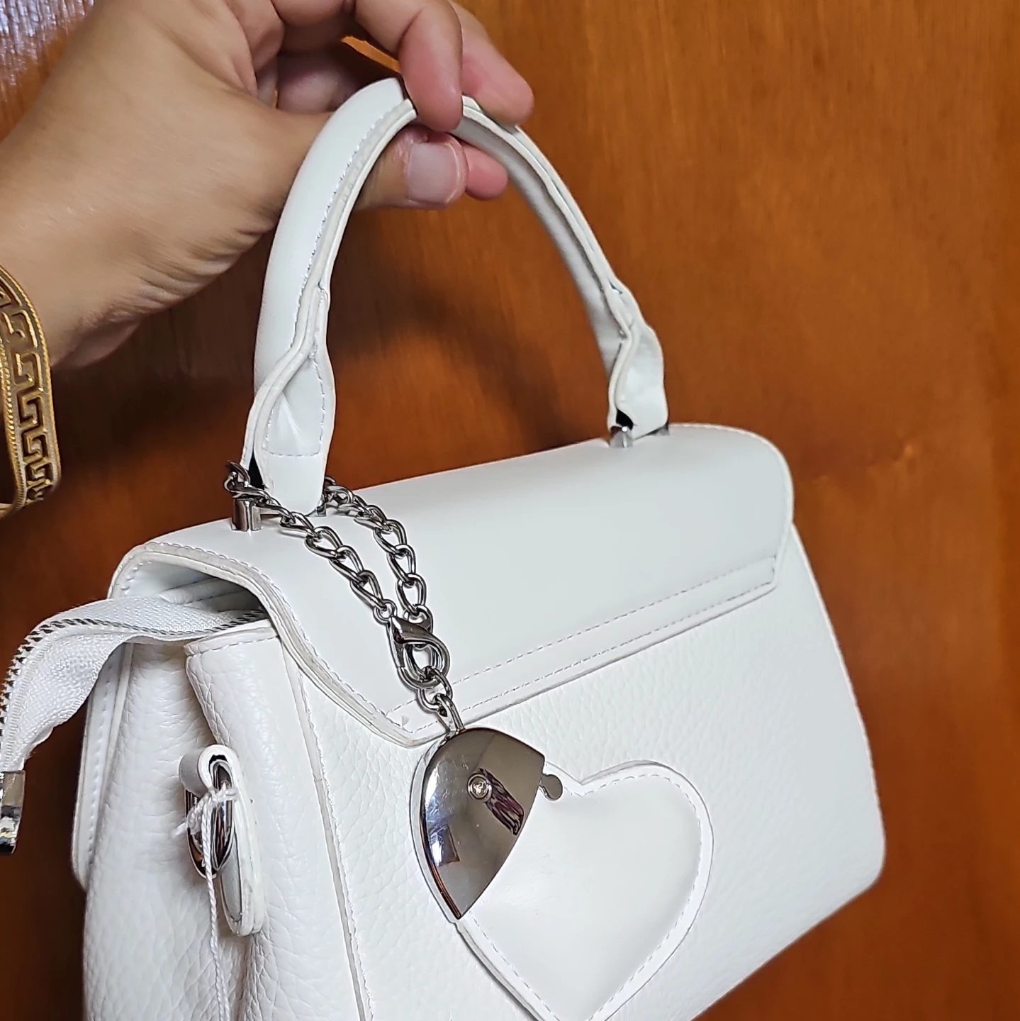 White Handbag with Heart Charm - photo 3