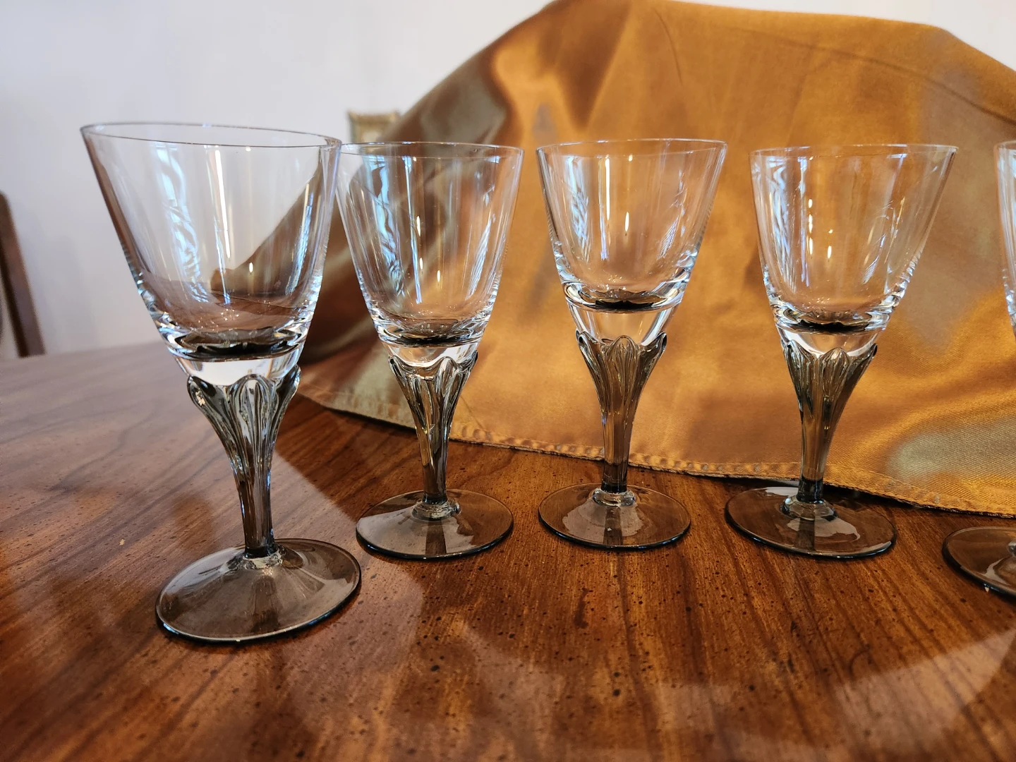 Set of 6 Clear Wine Glasses with Decorative Stems - photo 3