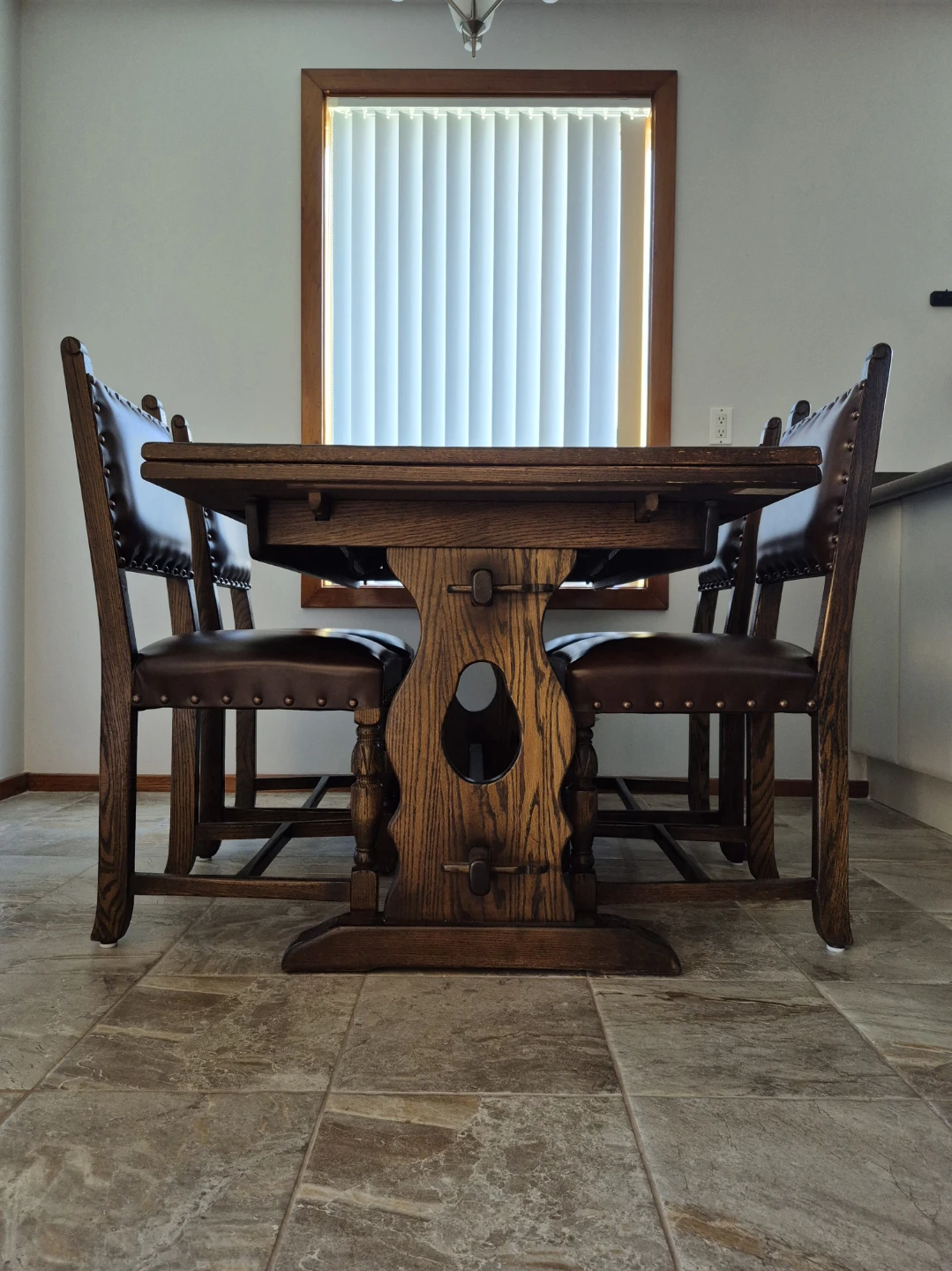 Refectory Dining Table & 6 Chairs (Oak/Leather) Tudor/Elizabeth