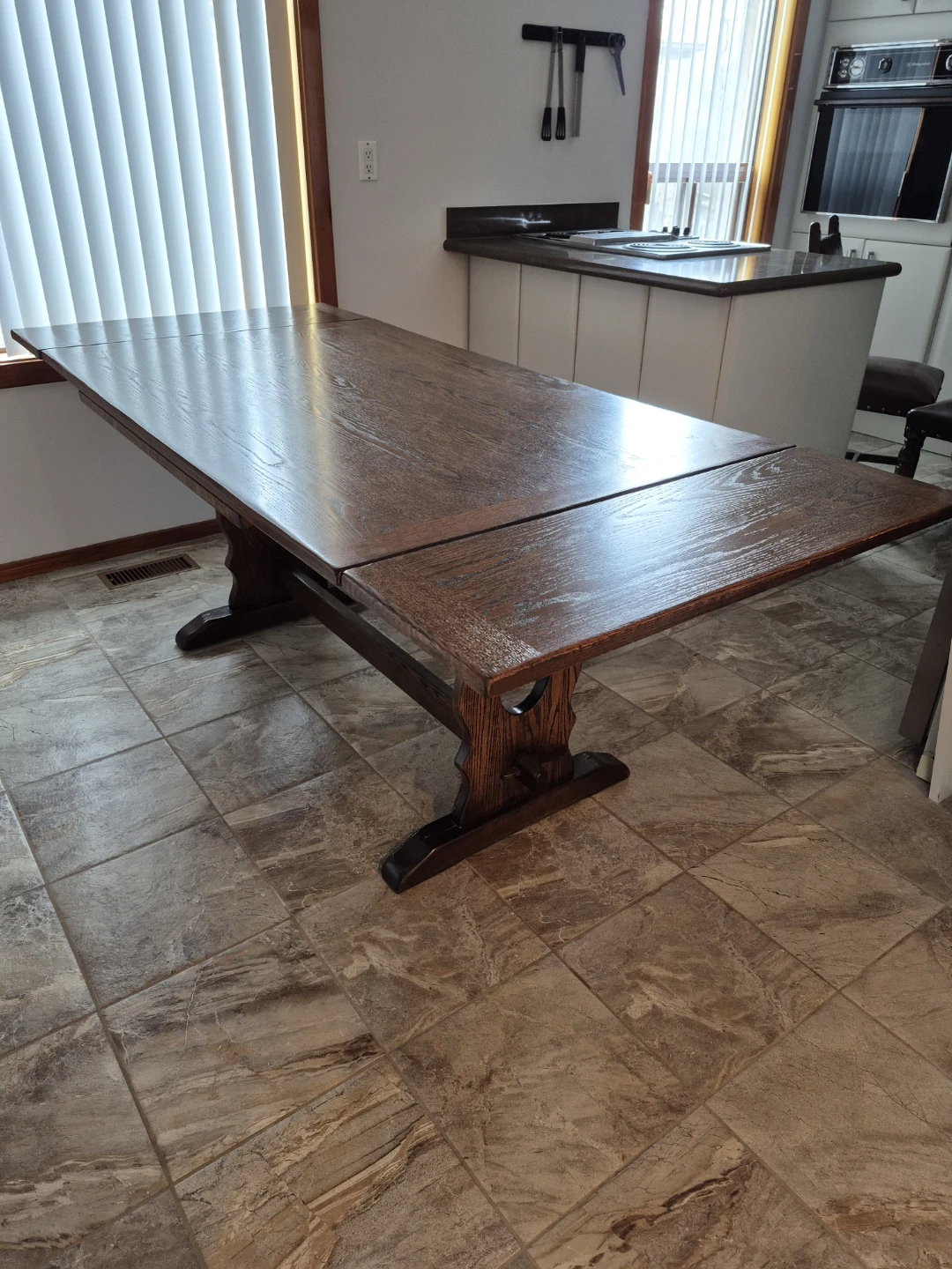 Refectory Dining Table & 6 Chairs (Oak/Leather) Tudor/Elizabeth - photo 4
