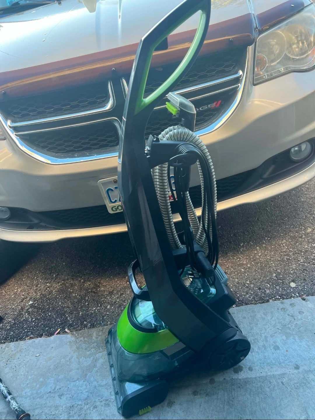 Bissell ProHeat Premier Pet Carpet Cleaner - photo 2
