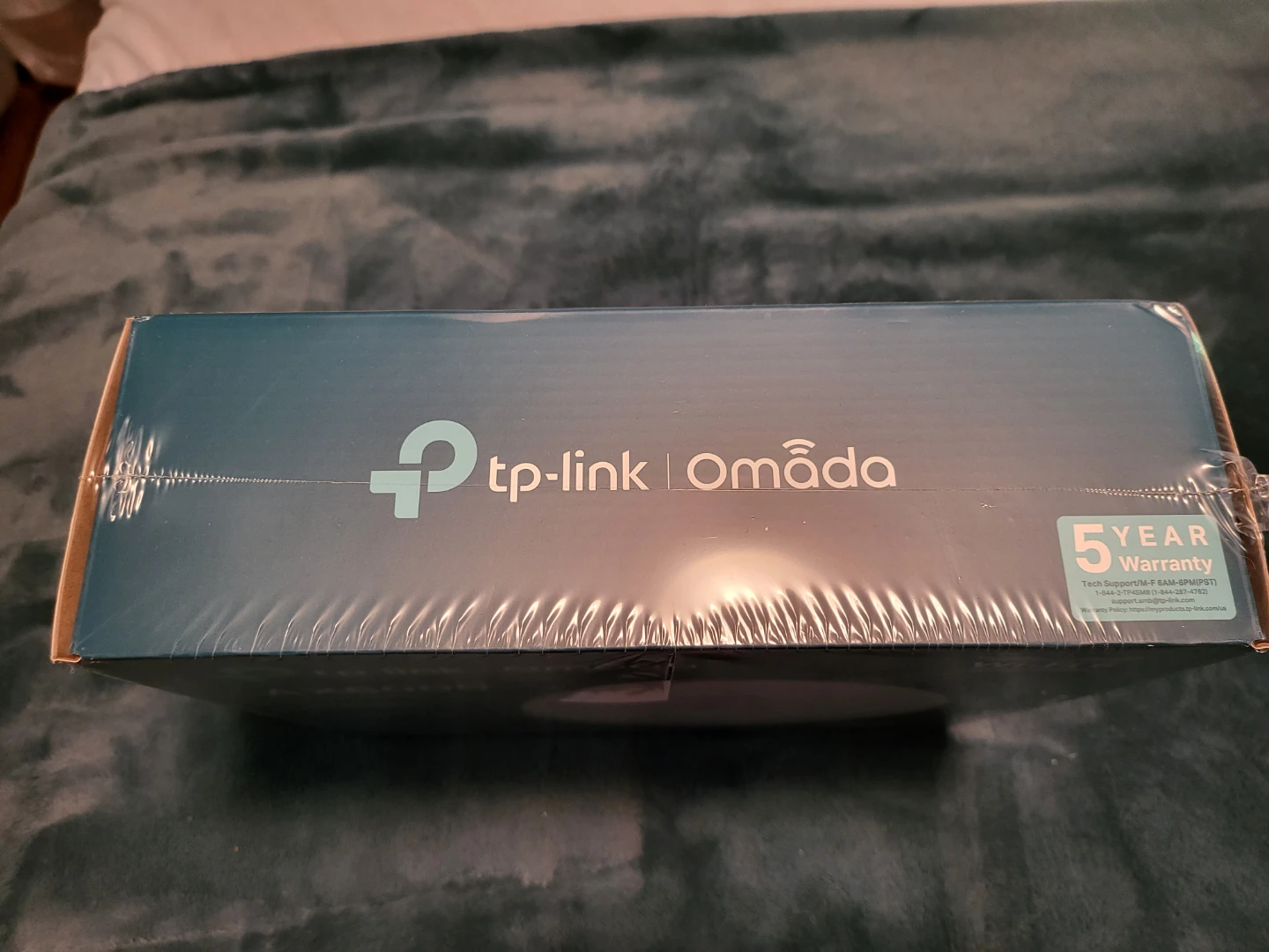TP-Link Omada AX6000 WiFi 6 Access Point - photo 2