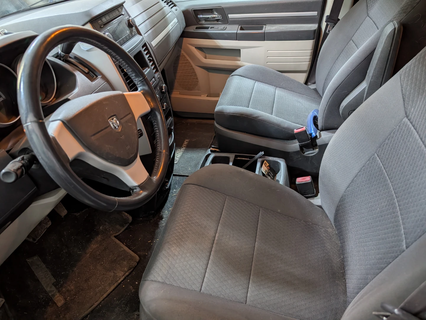 Blue Dodge Grand Caravan Minivan - photo 5