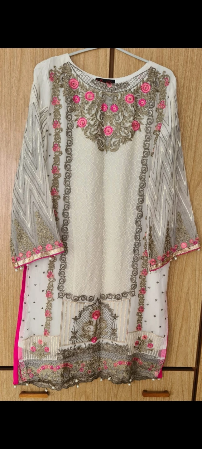 White Embroidered Kurti - photo 3