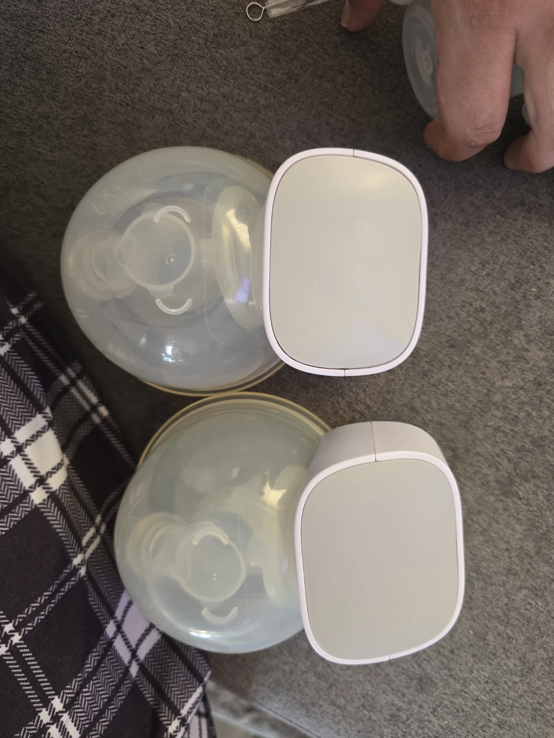 Wearable Breast Pumps