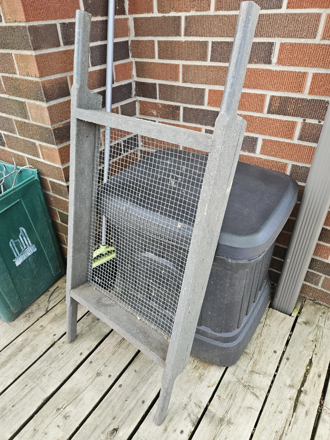 Soil/compost sifter