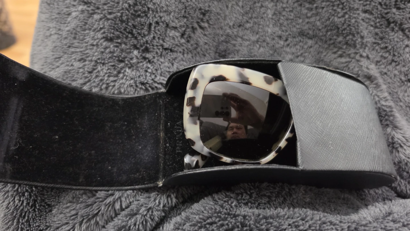 Prada SPR03Q Sunglasses ( Pristine condition) - photo 4